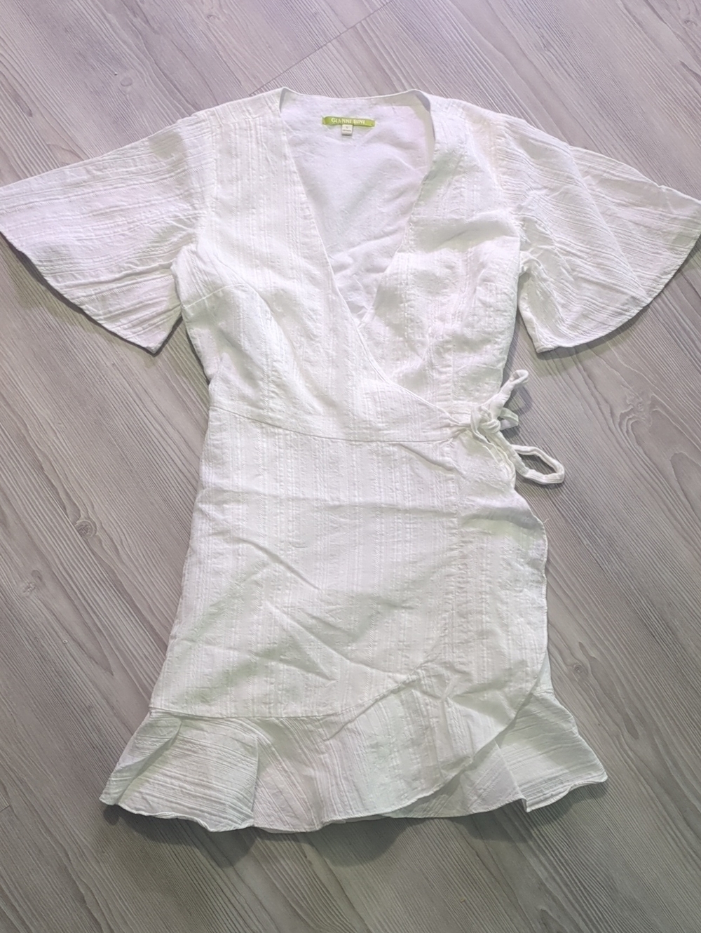 Gianni Bini White Cotton Wrap Mini Dress Ruffle Hem Short Sleeve Size Small